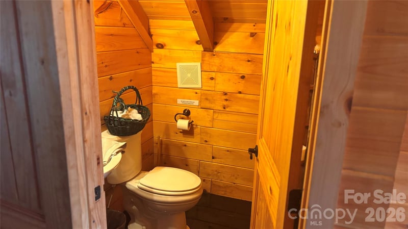 1694 Humpback Mountain Rd, Spruce Pine, NC 28777