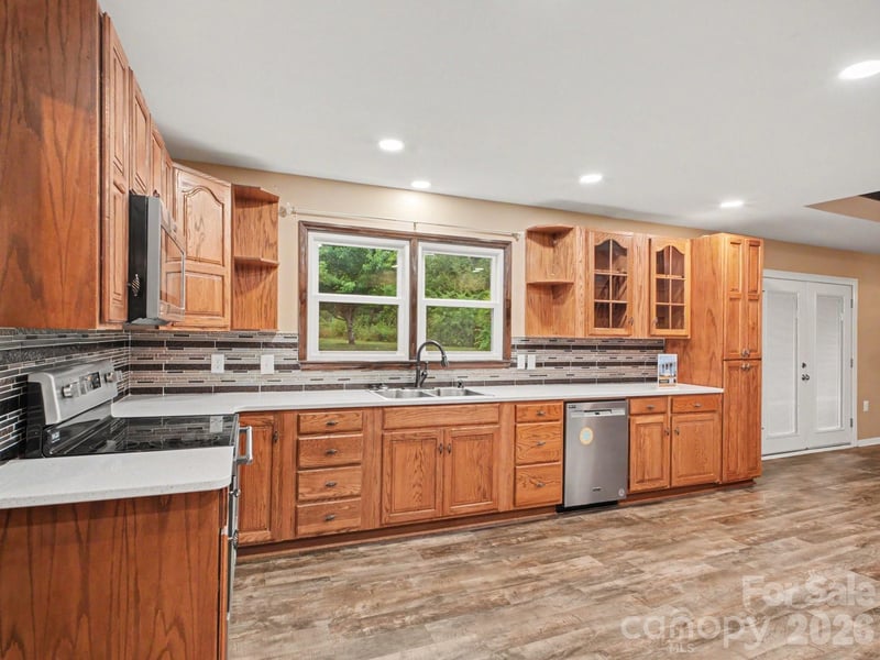 3361 47th Avenue Pl NE, Hickory, NC 28601