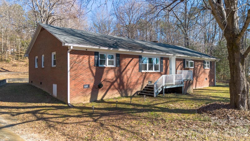 926 Mauney Rd, Stanley, NC 28164