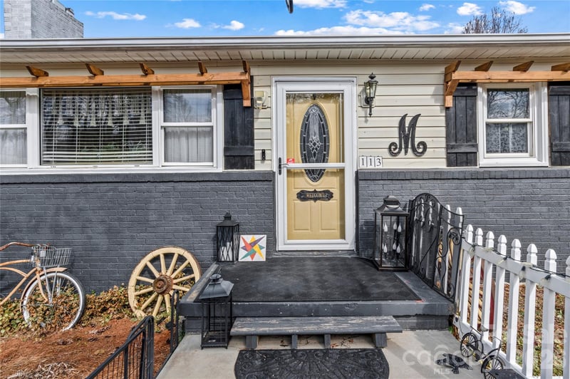 113 Hardy St, Jonesville, NC 28642