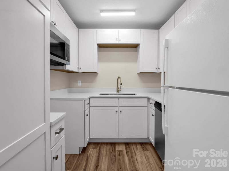 520 Courtwood Ln #4 and 8, Hendersonville, NC 28739