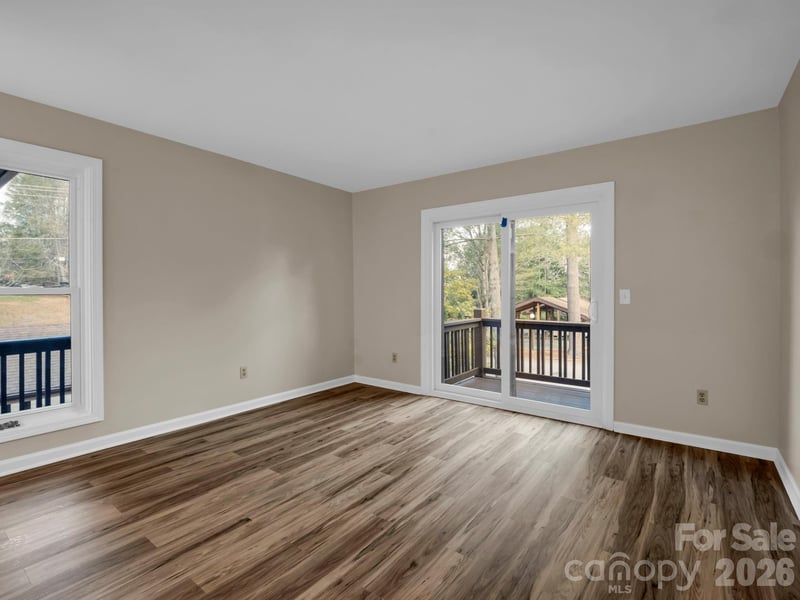 520 Courtwood Ln #4 and 8, Hendersonville, NC 28739