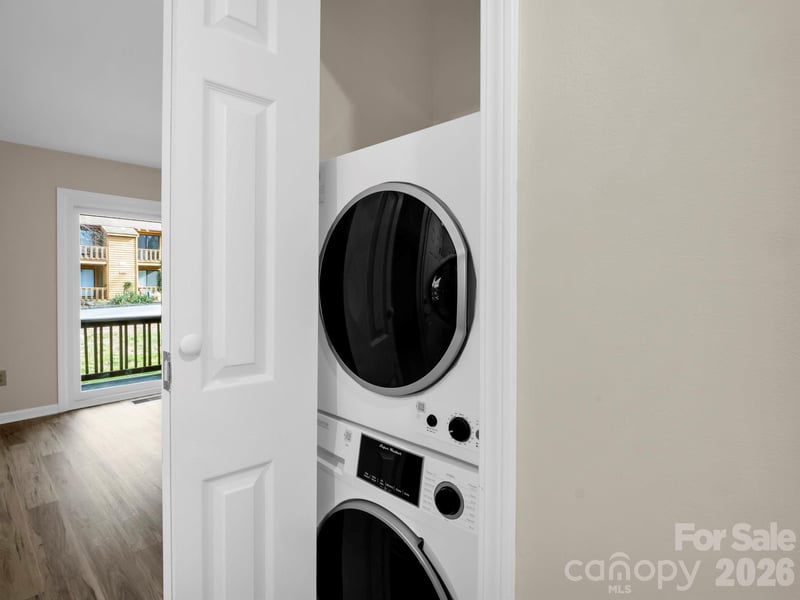 520 Courtwood Ln #4 and 8, Hendersonville, NC 28739