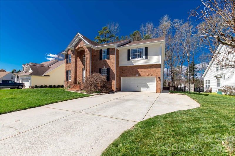 1644 Spandril Ln, Fort Mill, SC 29708