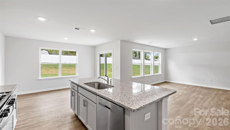 105 Lauren Ln, Hendersonville, NC 28792