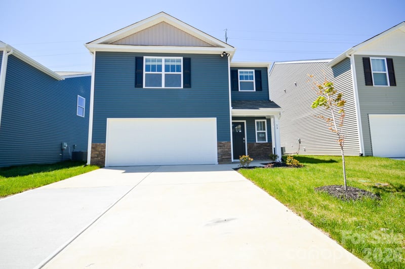 105 Lauren Ln, Hendersonville, NC 28792