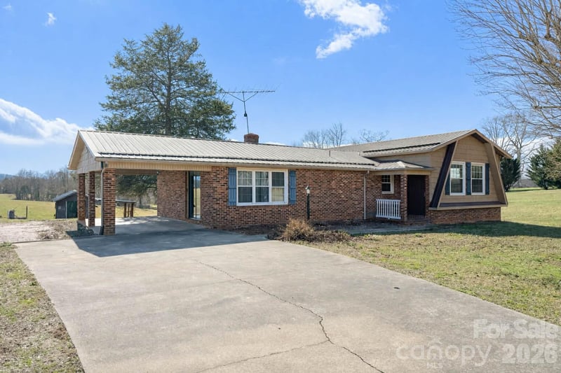 12544 Traphill Rd, Traphill, NC 28685