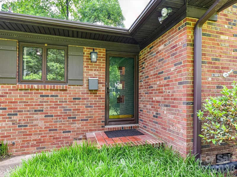 2401 Wensley Dr, Charlotte, NC 28210