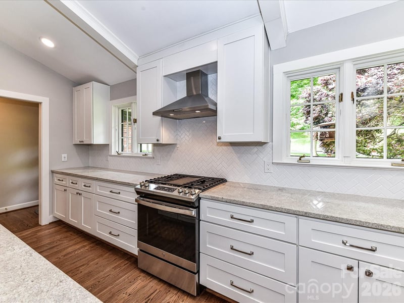 2401 Wensley Dr, Charlotte, NC 28210