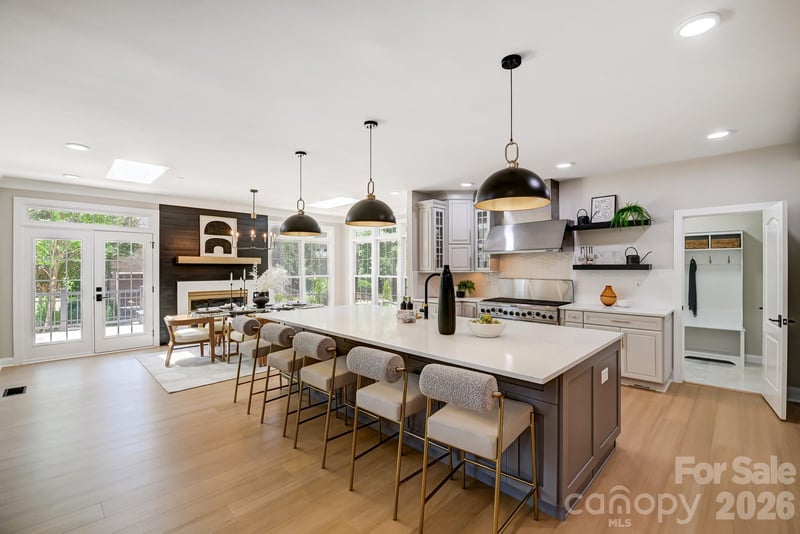 8707 Fairview Rd, Charlotte, NC 28226