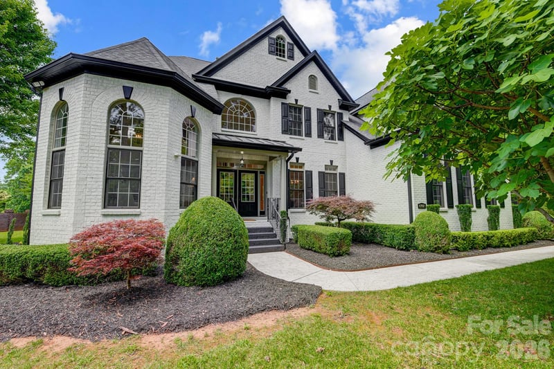 8707 Fairview Rd, Charlotte, NC 28226