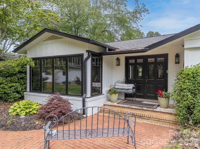64 Persimmon Hill Dr, Columbus, NC 28722
