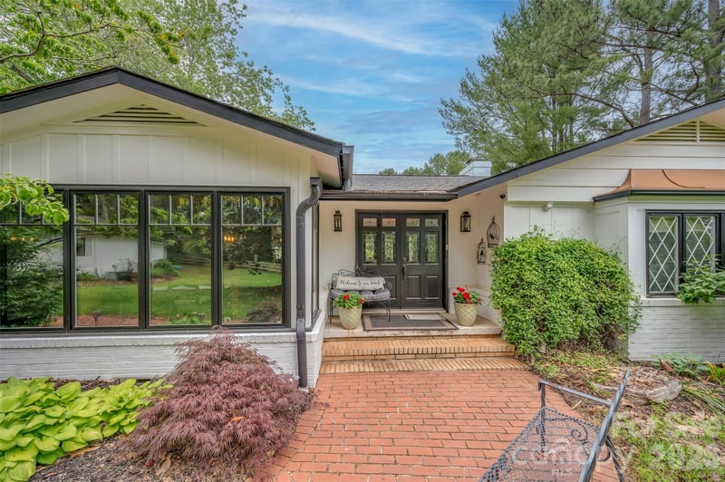 64 Persimmon Hill Dr, Columbus, NC 28722
