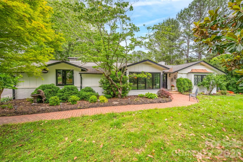 64 Persimmon Hill Dr, Columbus, NC 28722