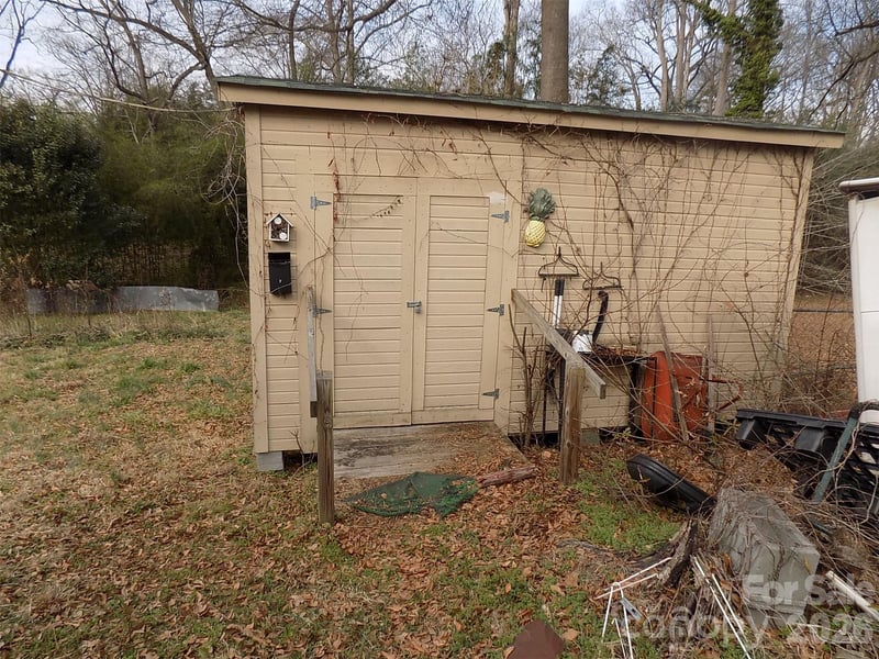 415 Maple St, Dallas, NC 28034