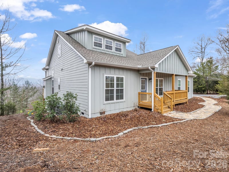 631 Mountain Pw, Mill Spring, NC 28756