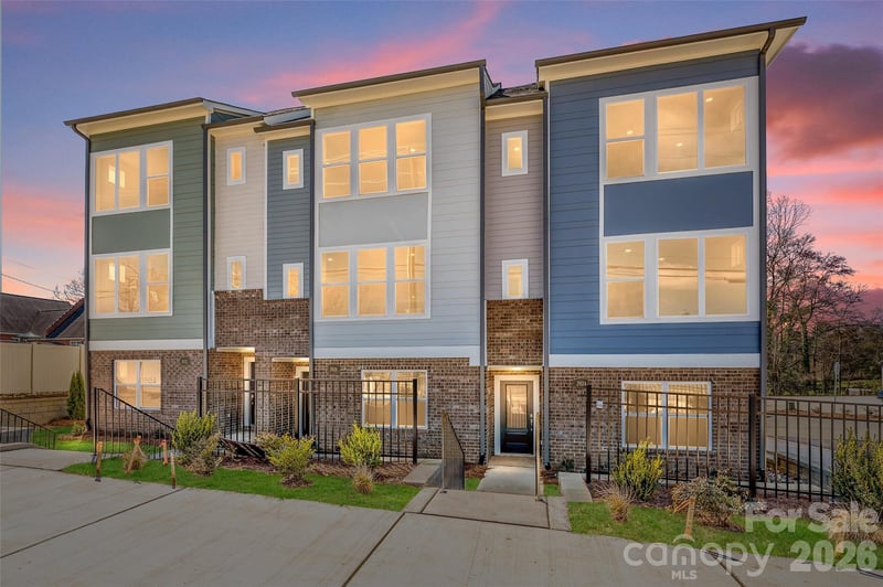 1140 Bismuth Ln, Charlotte, NC 28211