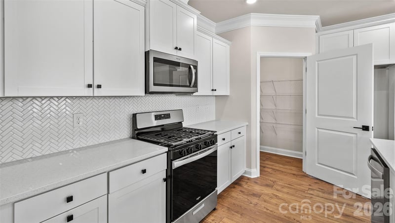 662 River Bottom Rd, Fletcher, NC 28732