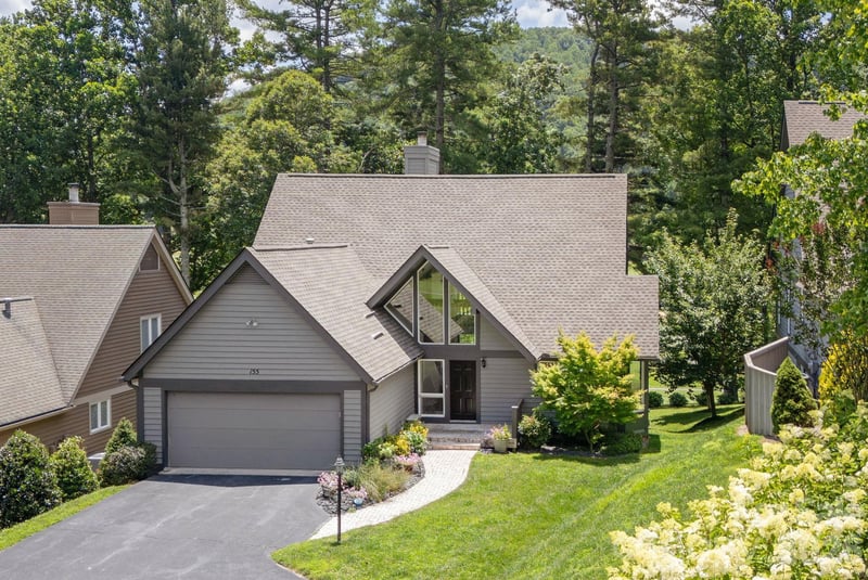 155 Winding Meadows Dr, Flat Rock, NC 28731