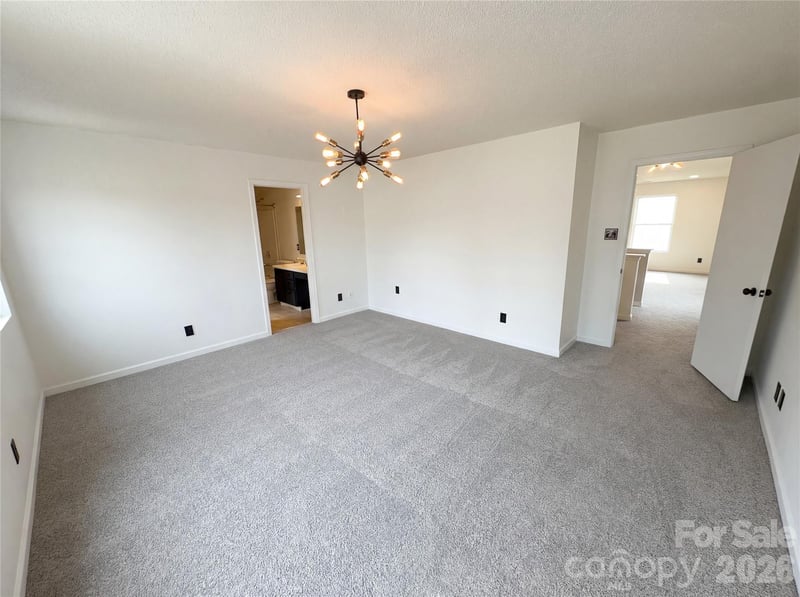 1911 Almond Hills Dr, Charlotte, NC 28262