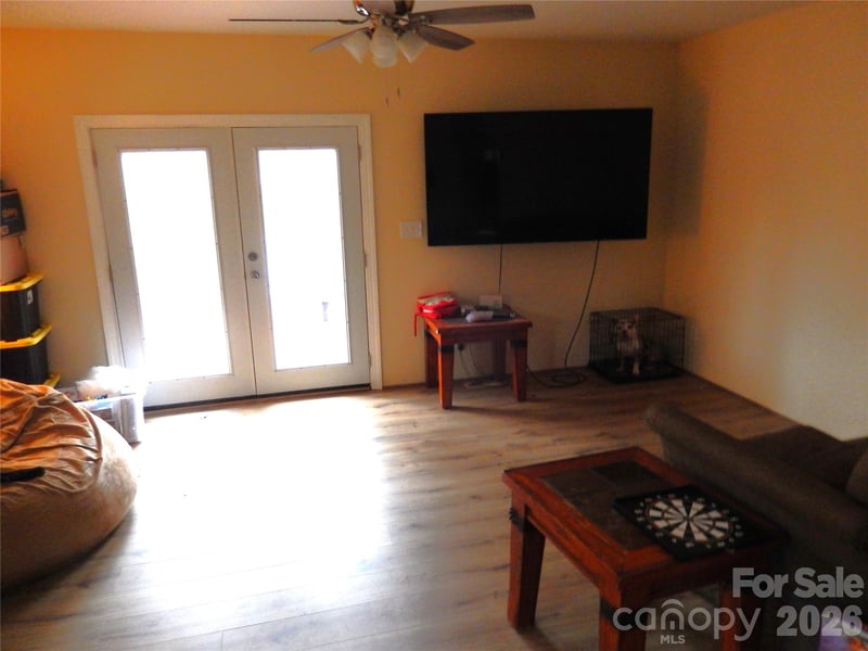 549 Brent Rd, Raleigh, NC 27606