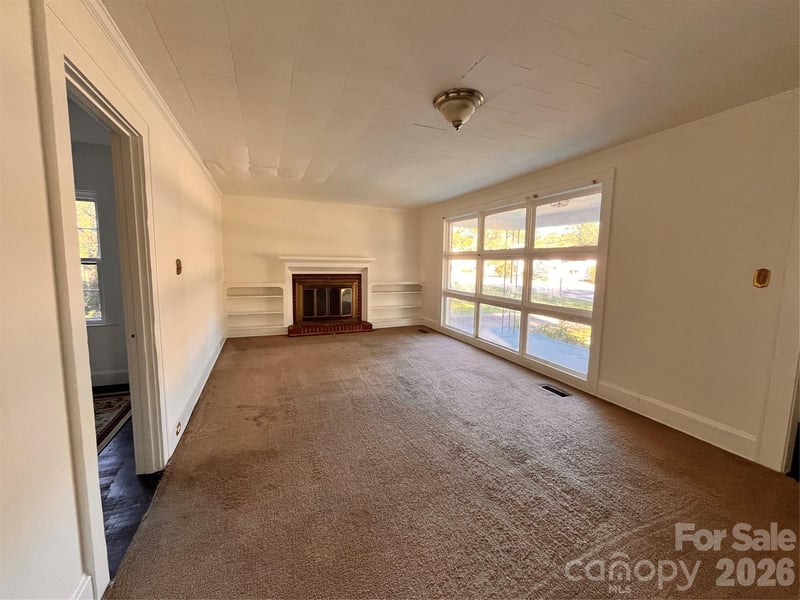 704 Mcadenville Rd, Lowell, NC 28098