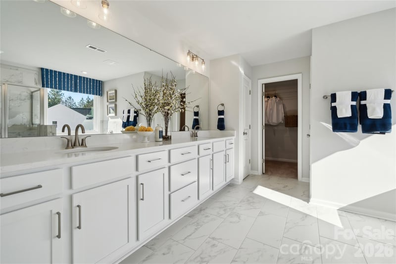4137 Vista Pine Dr, Charlotte, NC 28215