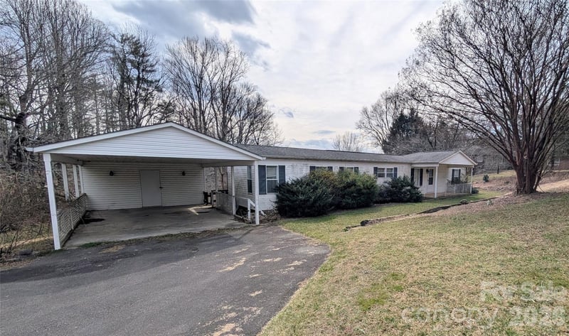 172 School House Rd, Mills River, NC 28759