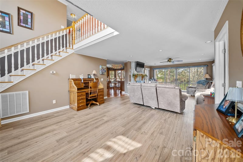 96 Valley Dr, Badin, NC 28009