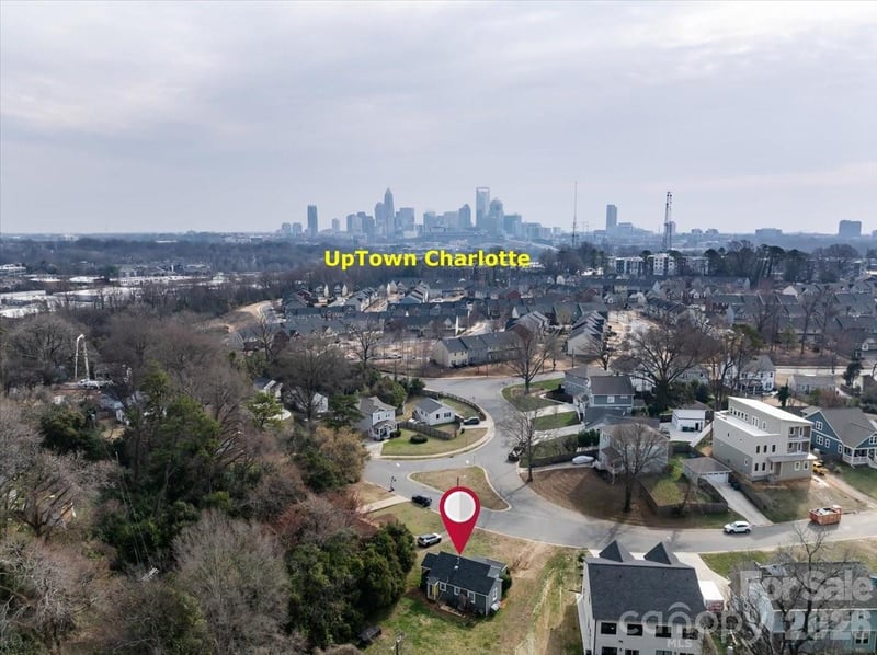 3133 Columbus Cir, Charlotte, NC 28208