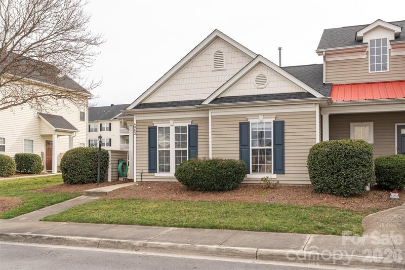 4063 Center Place Dr, Harrisburg, NC 28075