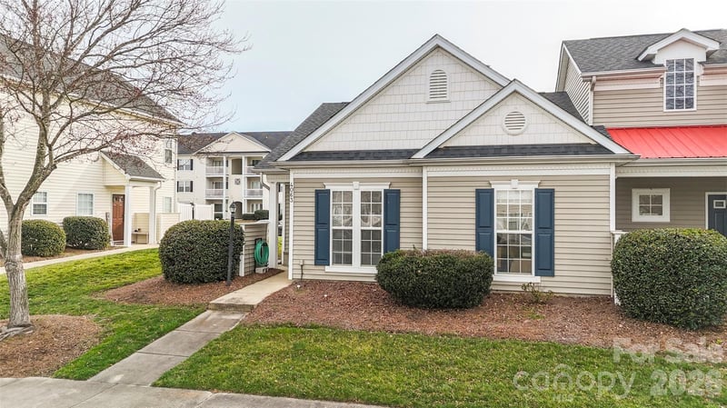 4063 Center Place Dr, Harrisburg, NC 28075