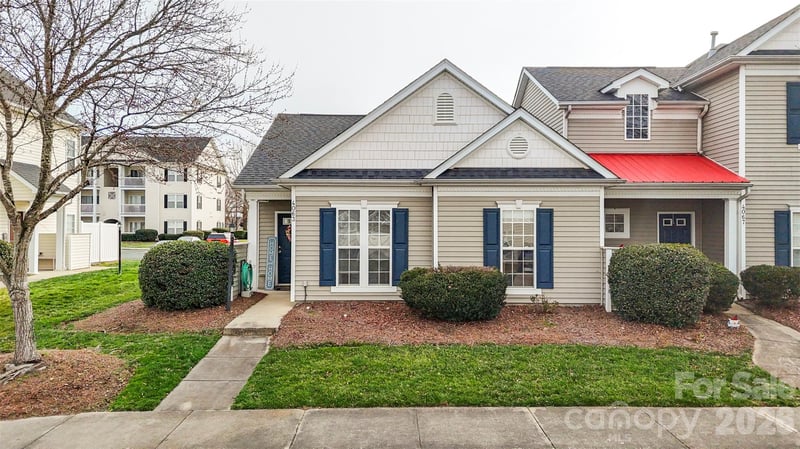 4063 Center Place Dr, Harrisburg, NC 28075