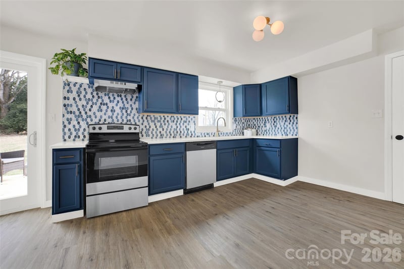 1801 Highland Ave, Morganton, NC 28655