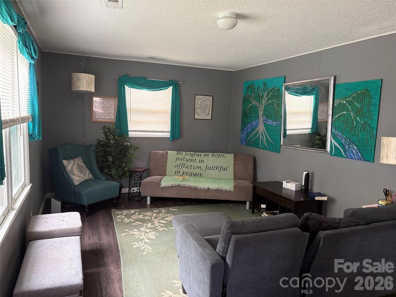 111 Magnolia Ln, Lancaster, SC 29720