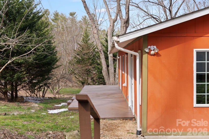 20 Mcdaris Rd, Weaverville, NC 28787