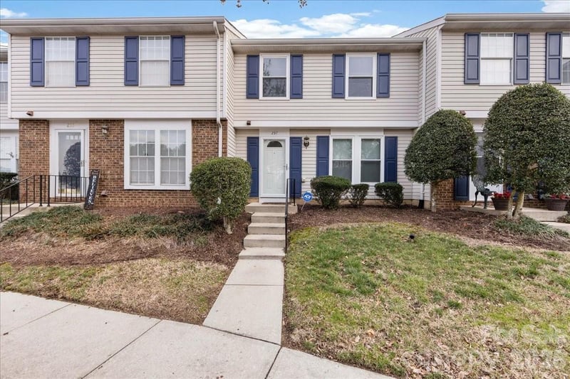 237 Water Oak Dr, Pineville, NC 28134