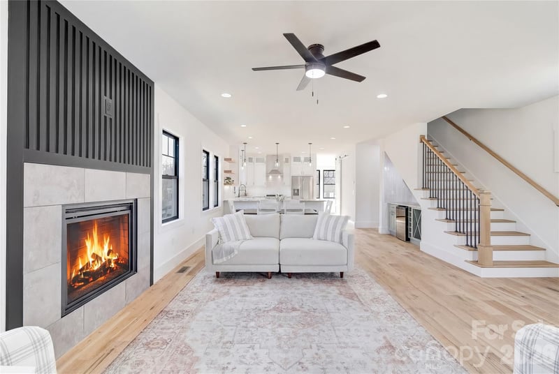 4 Martha Kate Dr, Hendersonville, NC 28792