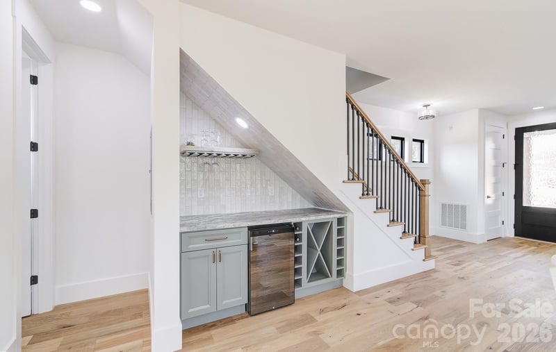 4 Martha Kate Dr, Hendersonville, NC 28792