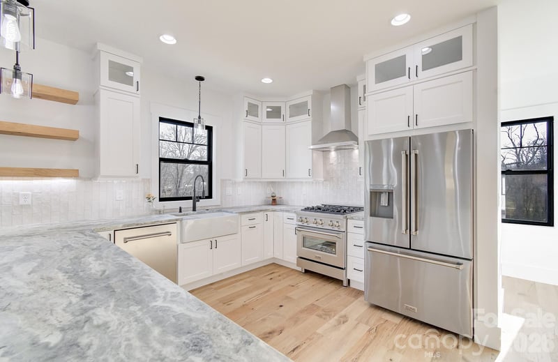 4 Martha Kate Dr, Hendersonville, NC 28792