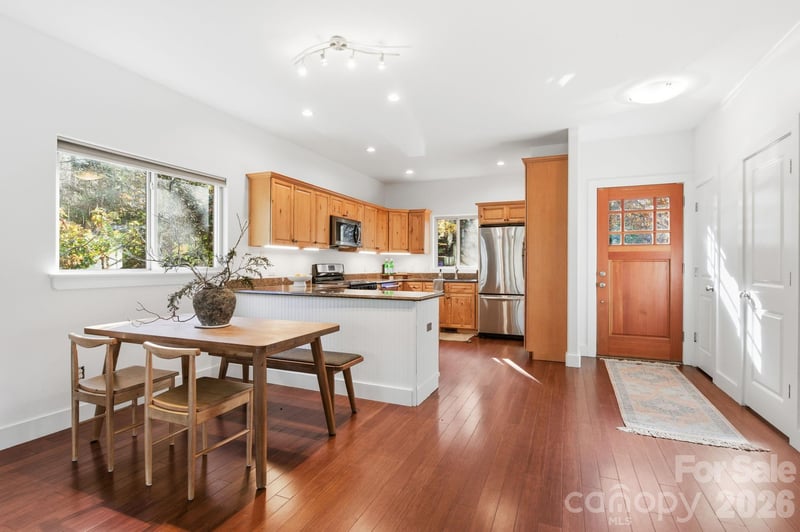 59 Morningside Dr, Asheville, NC 28806