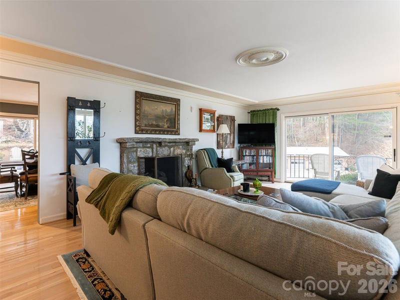 29 Longue Vue Ln, Canton, NC 28716