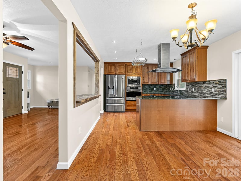 1034 Orchard Rd, Flat Rock, NC 28731