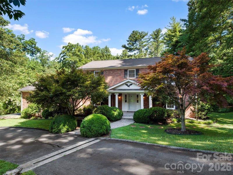 110 Glengary Dr, Flat Rock, NC 28731