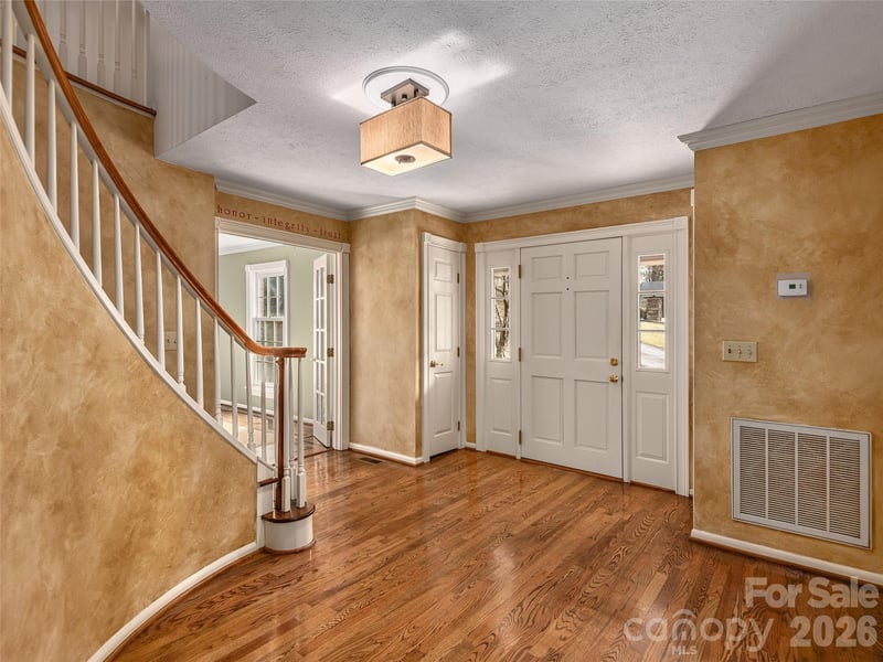 110 Glengary Dr, Flat Rock, NC 28731