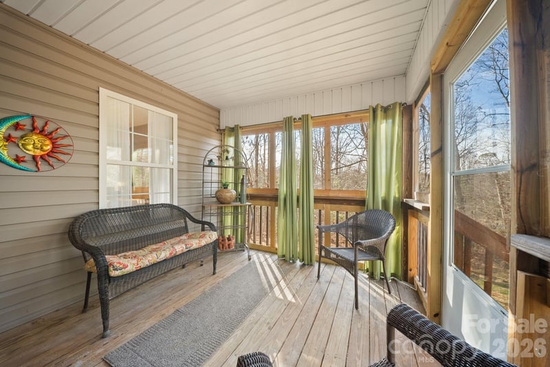 8 Maltese Ln, Weaverville, NC 28787