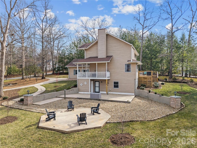 112 Bridlewood Trl, Mills River, NC 28759