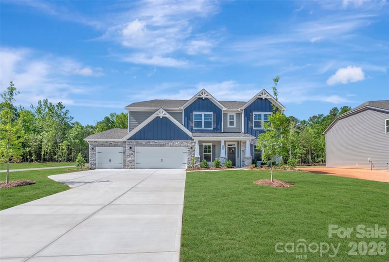 211 Amber Glen Dr, Locust, NC 28217