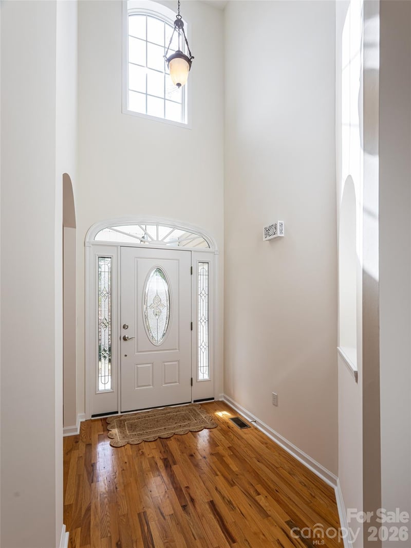 180 Kanuga Forest Dr, Hendersonville, NC 28739