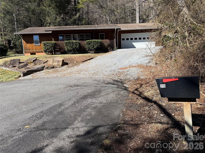 215 Pinellas Ln, Waynesville, NC 28785